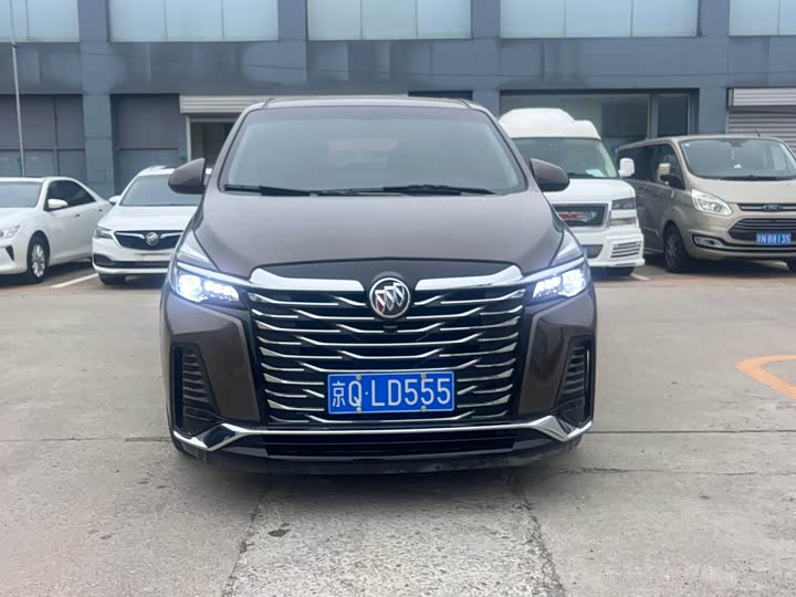 Фото 2 - Buick GL8 ES