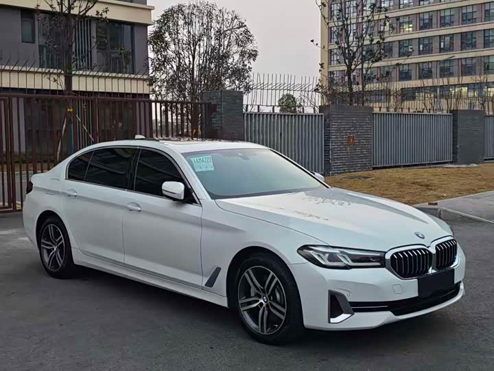 Фото 3 - BMW 5 Series