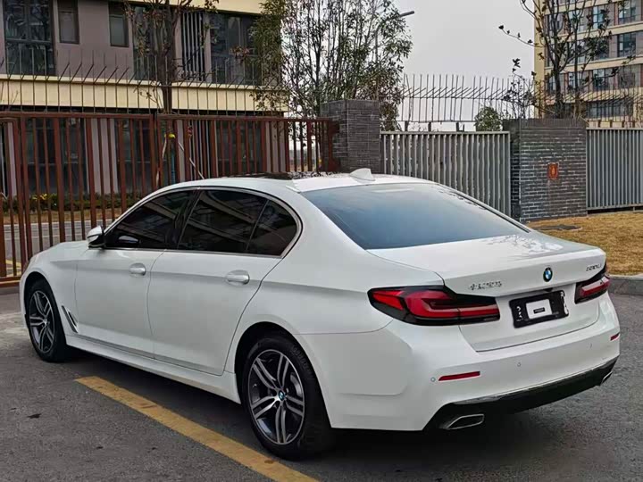 Фото 5 - BMW 5 Series