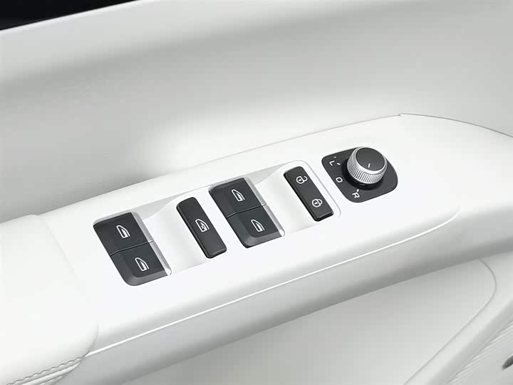 Фото 9 - Geely Galaxy Geome