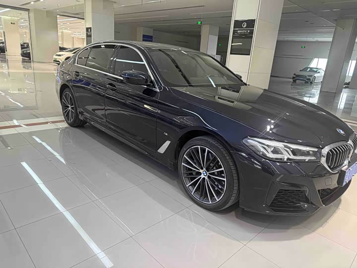 Фото 3 - BMW 5 Series