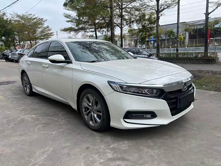 Фото 3 - Honda Accord