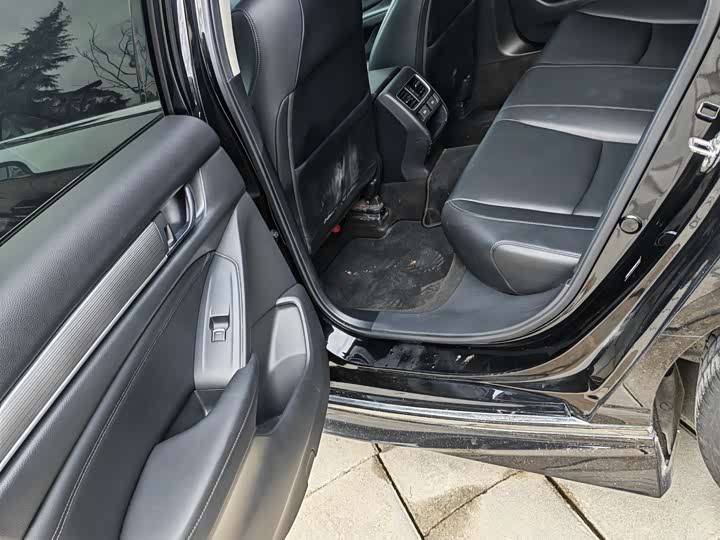 Фото 9 - Honda Accord