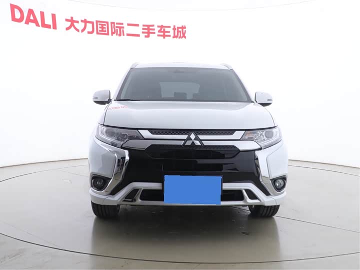 Фото 2 - Mitsubishi Outlander