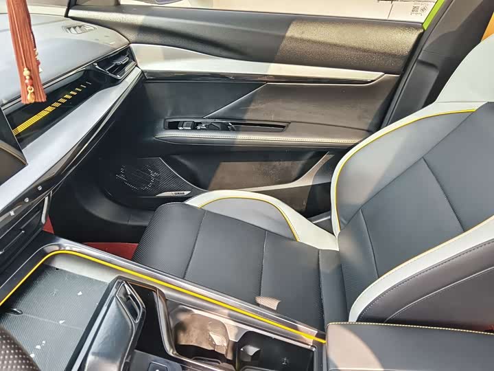 Фото 4 - MG Motor 5 Scorpio