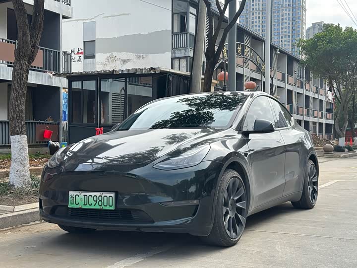 Фото 1 - Tesla Model Y