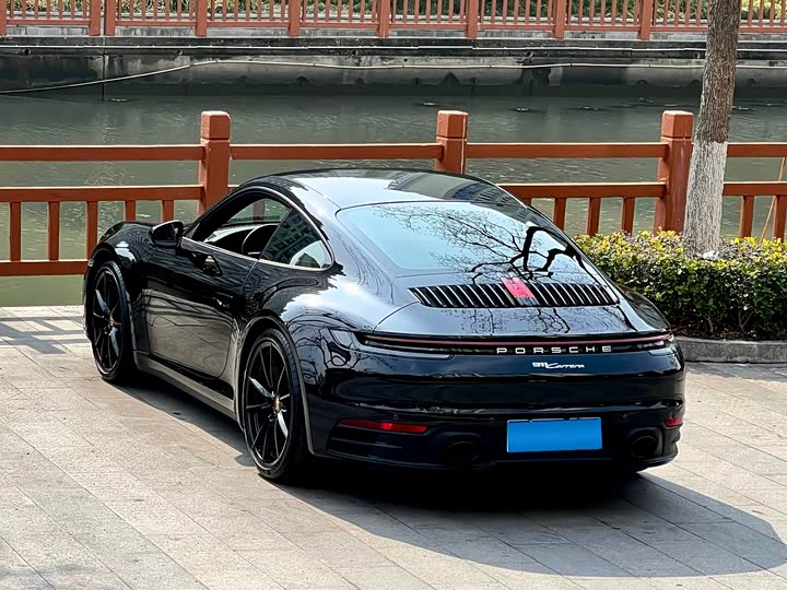 Фото 3 - Porsche 911