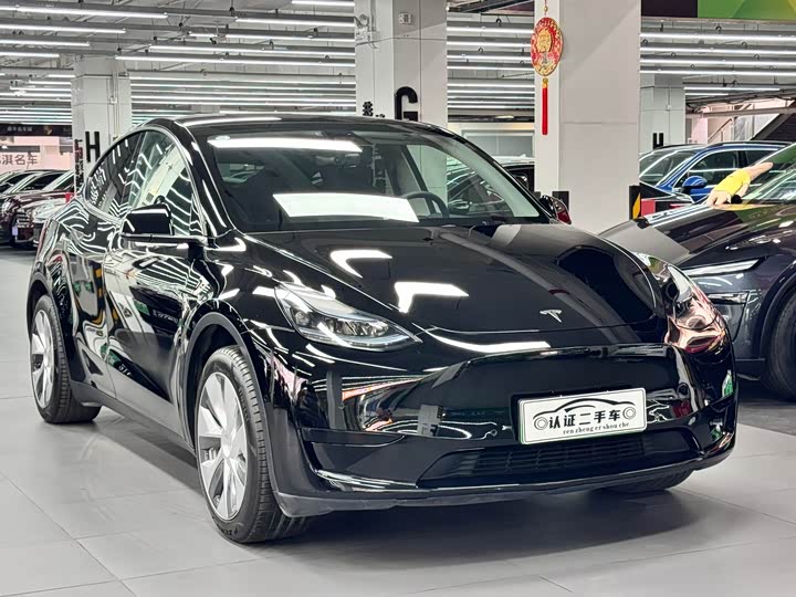 Фото 3 - Tesla Model Y