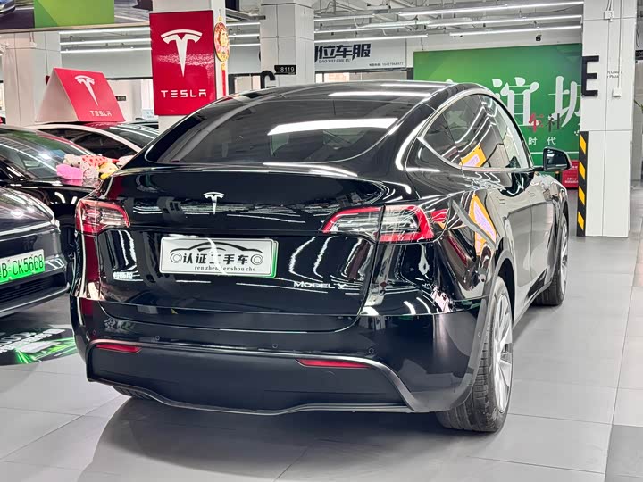 Фото 6 - Tesla Model Y