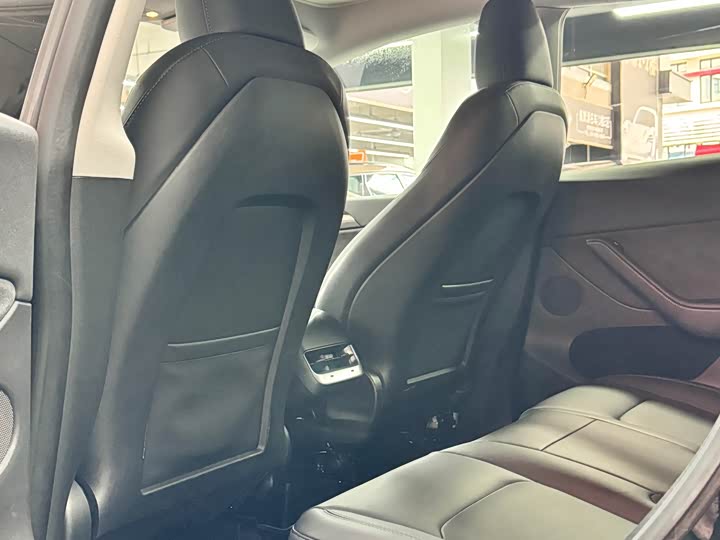 Фото 8 - Tesla Model Y