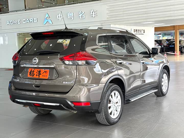 Фото 6 - Nissan X-Trail