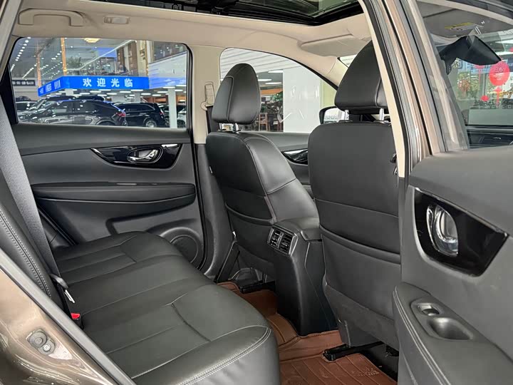 Фото 9 - Nissan X-Trail