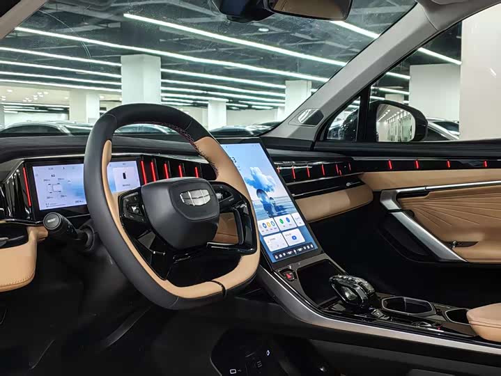 Фото 7 - Geely Atlas L