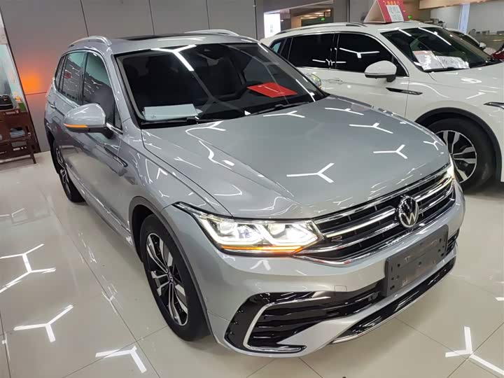 Фото 4 - Volkswagen Tiguan L Pro