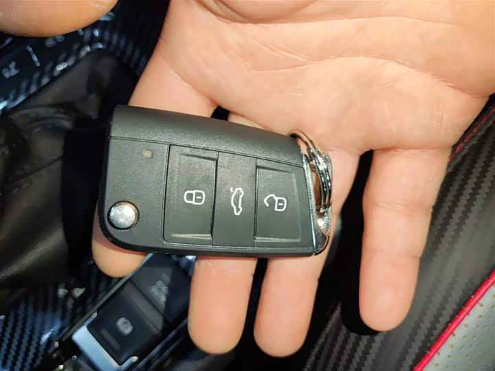 Фото 9 - Volkswagen Tiguan L Pro