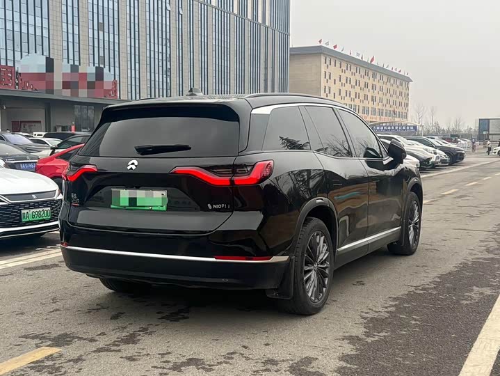 Фото 4 - Nio ES8