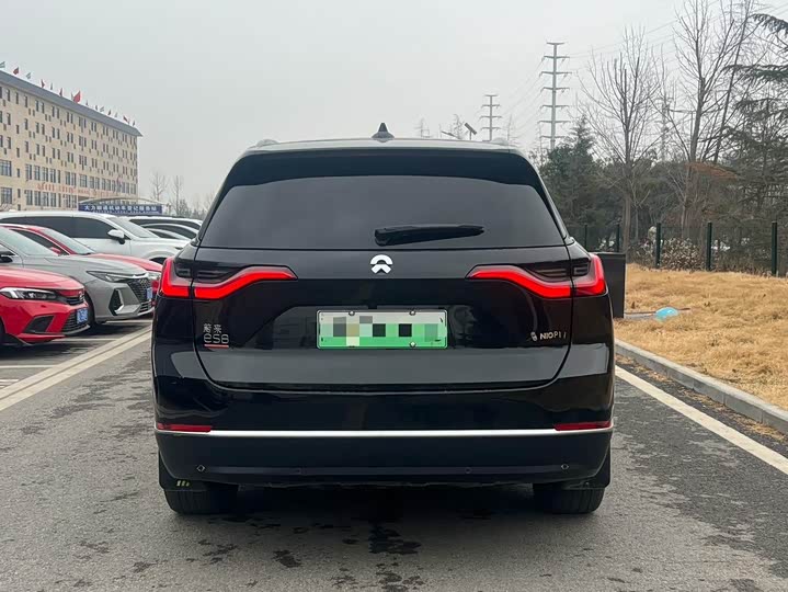 Фото 5 - Nio ES8