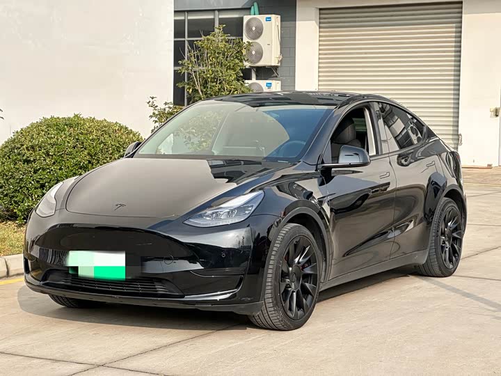 Фото 1 - Tesla Model Y