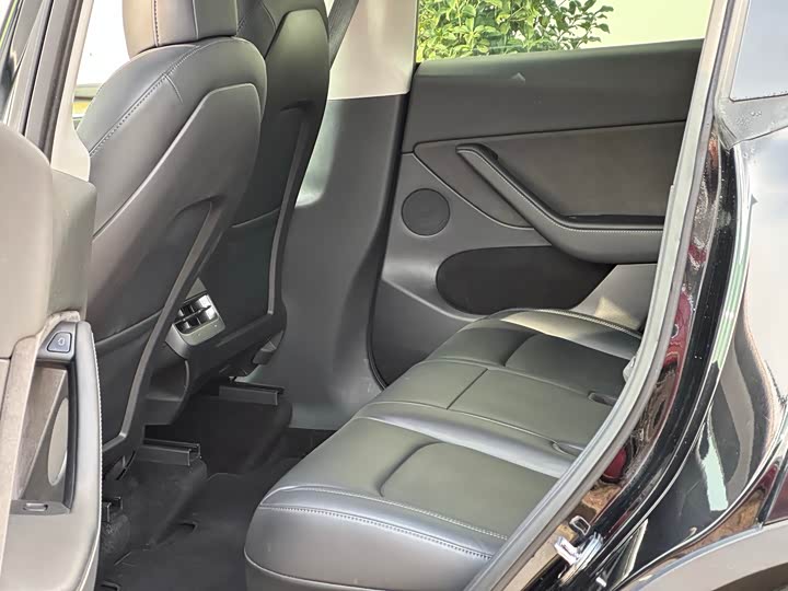 Фото 6 - Tesla Model Y