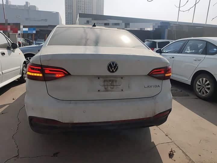 Фото 6 - Volkswagen Lavida