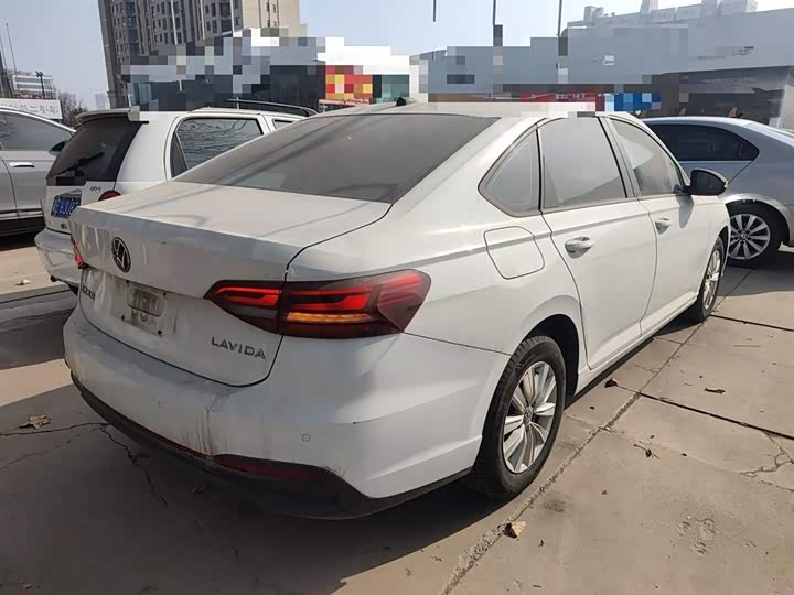 Фото 7 - Volkswagen Lavida