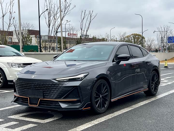 Фото 1 - Changan UNI-V