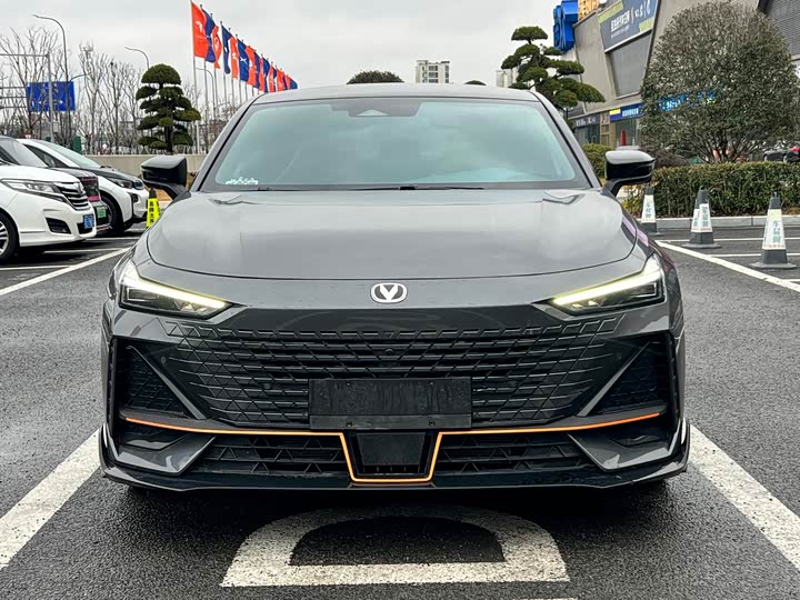 Фото 2 - Changan UNI-V