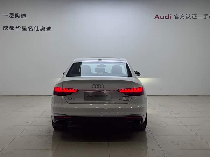Фото 5 - Audi A4L