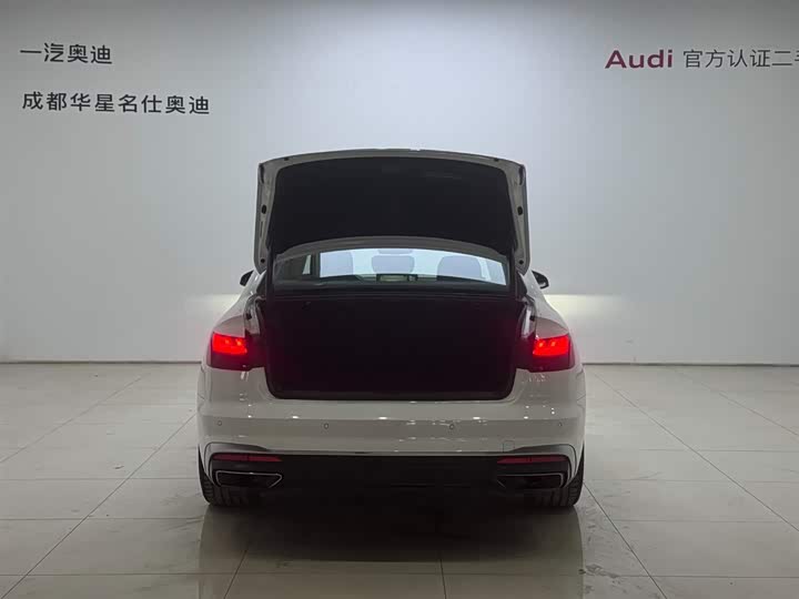 Фото 6 - Audi A4L