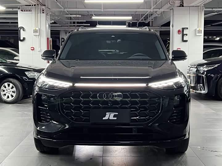 Фото 2 - Audi Q6