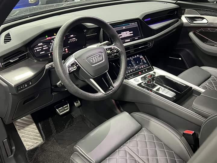 Фото 5 - Audi Q6