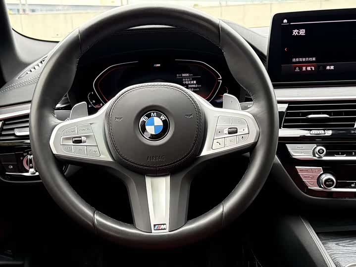 Фото 5 - BMW 5 Series