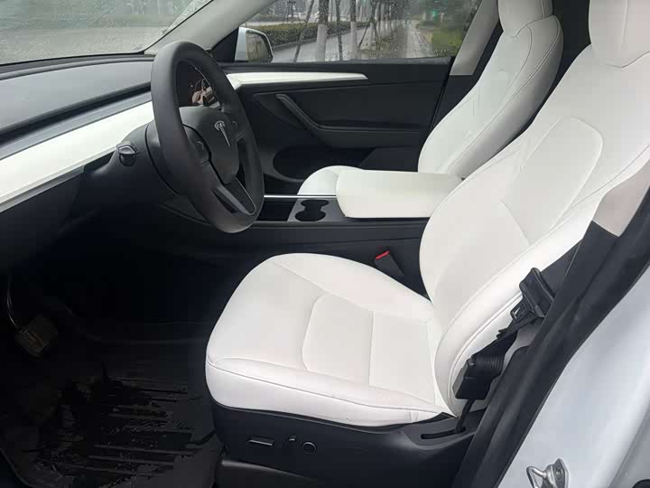 Фото 4 - Tesla Model Y