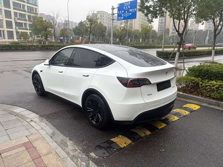 Фото 7 - Tesla Model Y