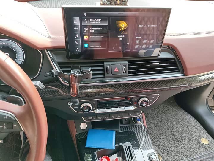 Фото 6 - Audi Q5L