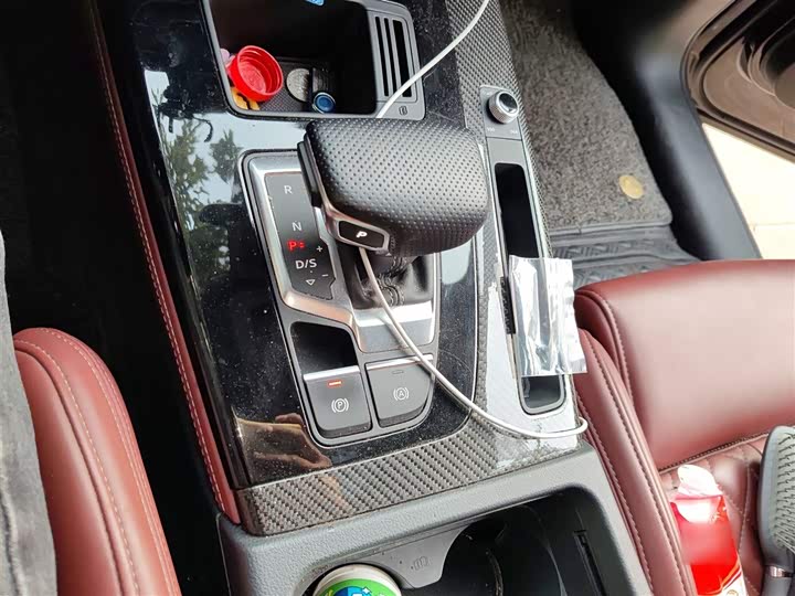 Фото 7 - Audi Q5L