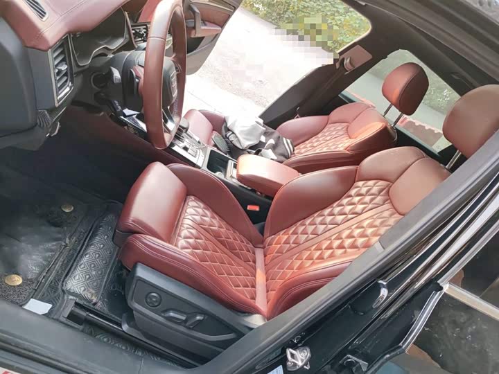 Фото 8 - Audi Q5L