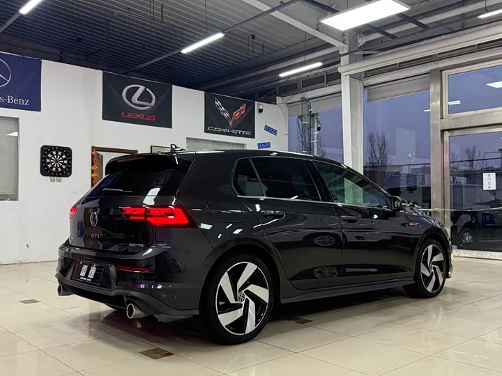 Фото 4 - Volkswagen Golf GTI