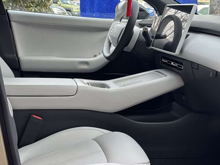 Фото 5 - XPeng F57