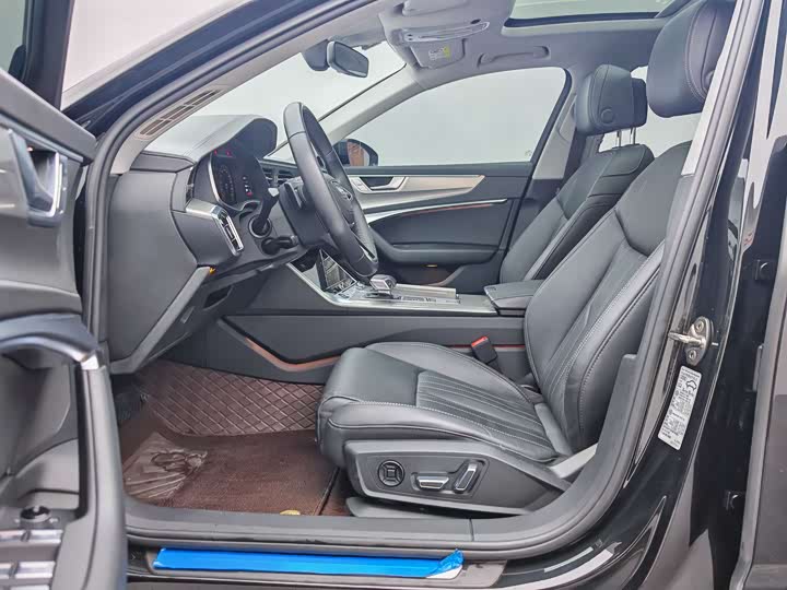 Фото 8 - Audi A6L