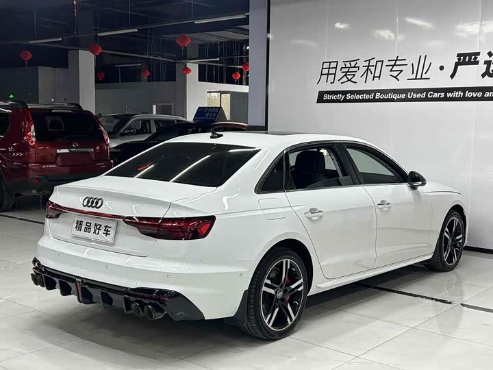 Фото 4 - Audi A4L