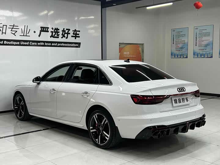 Фото 5 - Audi A4L