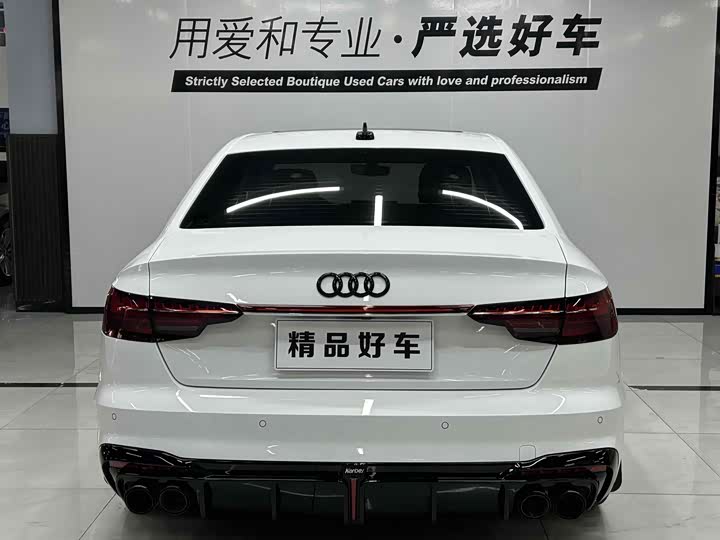 Фото 6 - Audi A4L