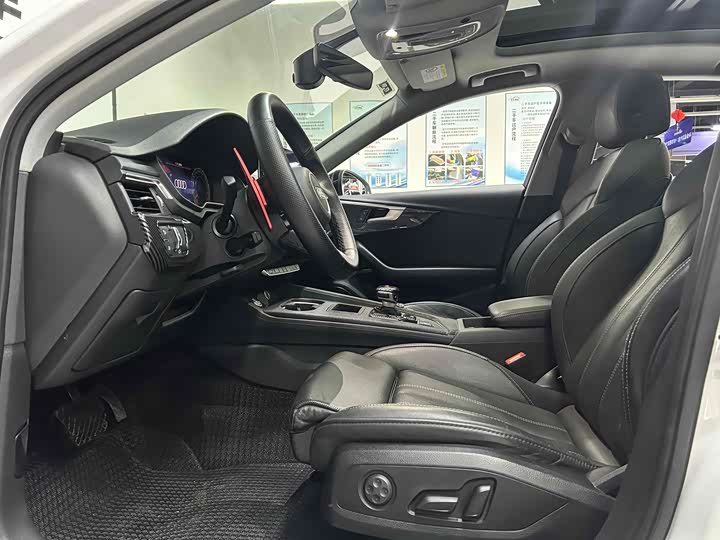 Фото 8 - Audi A4L