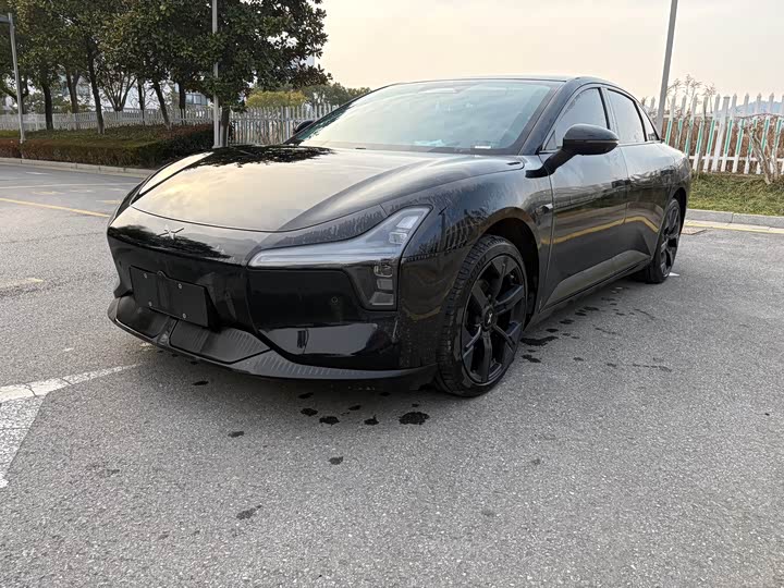 Фото 1 - XPeng Mona M03