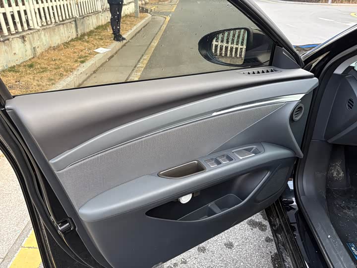 Фото 5 - XPeng Mona M03