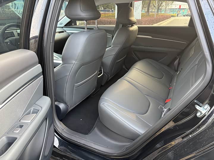 Фото 7 - XPeng Mona M03