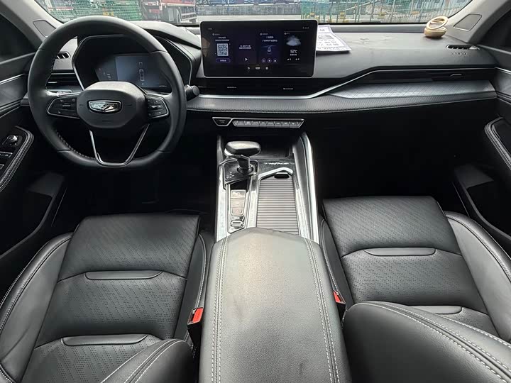 Фото 9 - Geely Preface