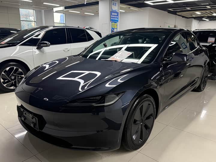 Фото 1 - Tesla Model 3