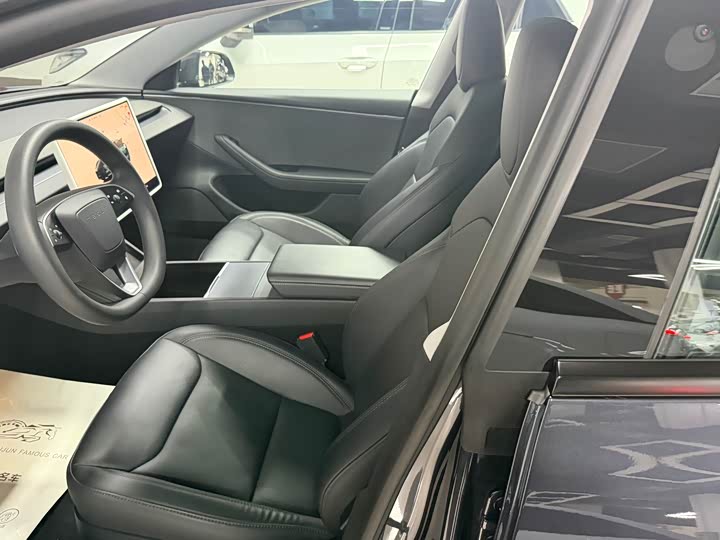 Фото 2 - Tesla Model 3